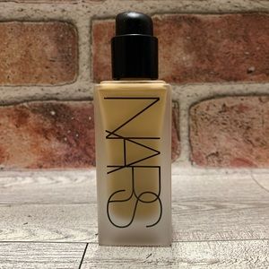 NARS All Day Luminous Foundation “Stromboli”